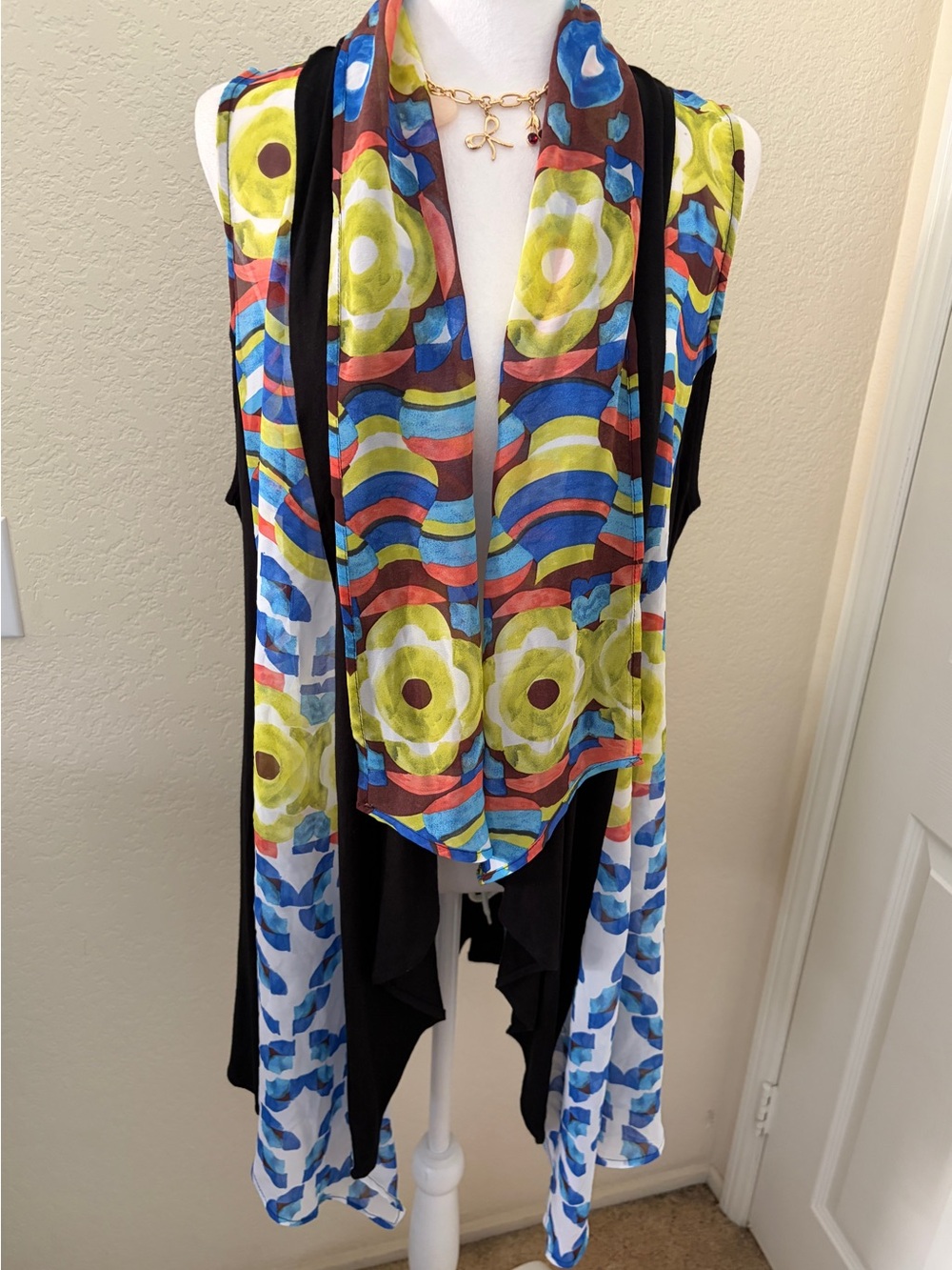 Anis.A Colorful Floral & Wave Print Layered Vest